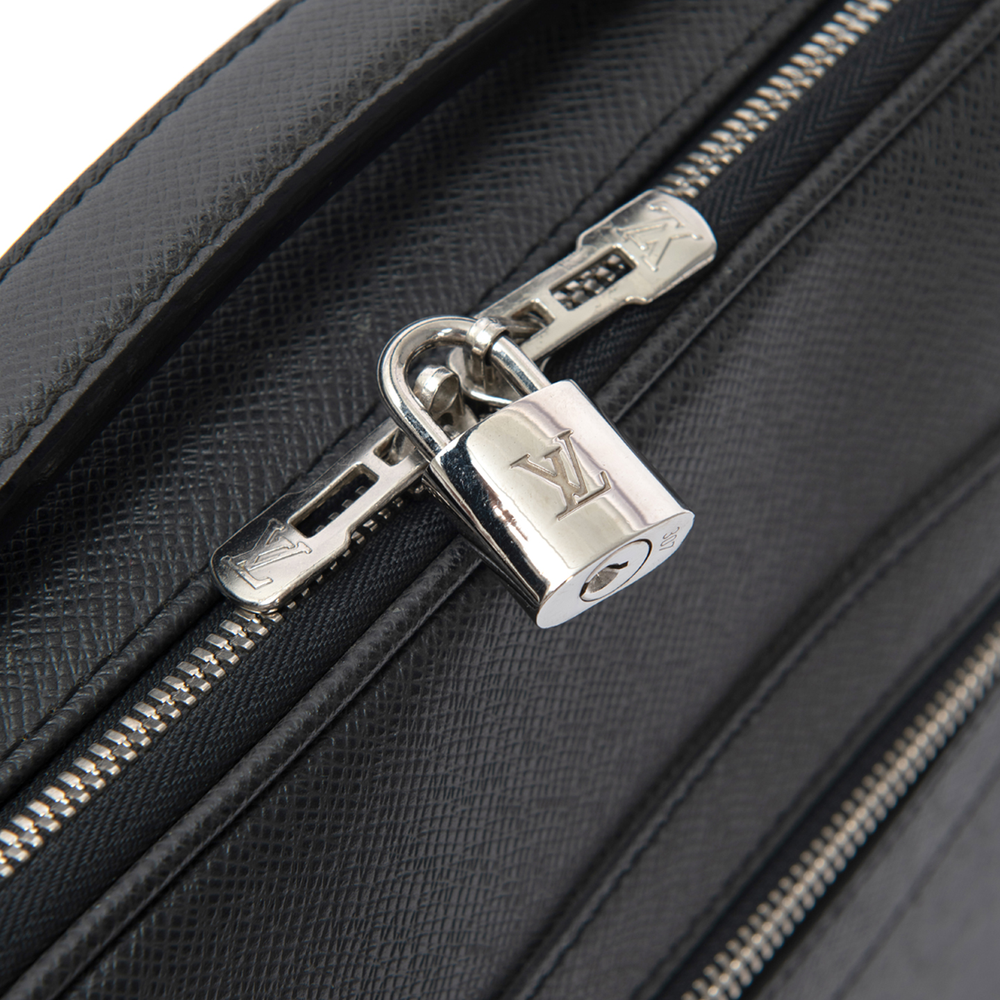 Louis Vuitton Black Taiga Leather Odessa Computer Case Bag